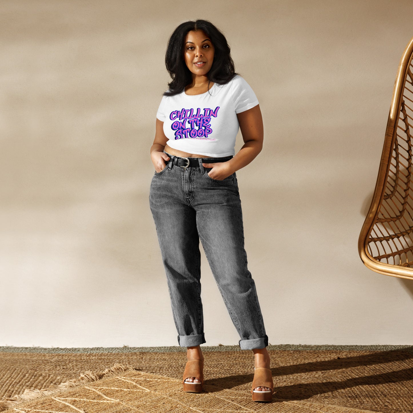 LADIES CHILLIN ON THE STOOP Women’s Crop Tee